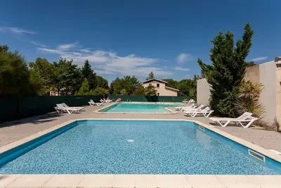 Image de Maison en résidence sécurisée avec piscine