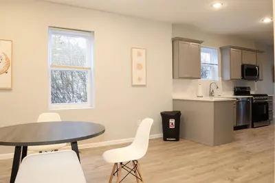 Image de Charming 3br/2ba Apartment in Cedar Grove