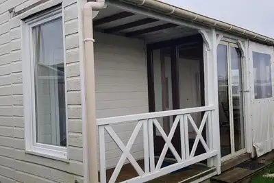 chalet sur un petit terrain de camping 2**