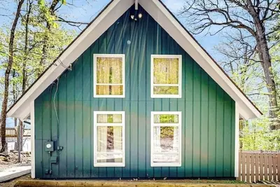 Image de Lake Winnipesaukee 4 season lakefront home! 2. 5 miles to downtown Wolfeboro.