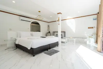 Image de Luxure Villa Rooms 3 – Pool & Shared Kitchen