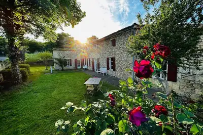 Image de Fabulous chalet in welcoming Pujols with pool for your getaway