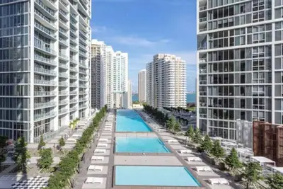 Image de Brickell Luxury High Rise with Iconic Pool