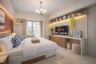 Image de Crimson Wine Studio Fully Stocked Kitchen!