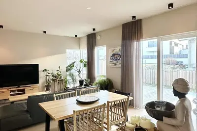 Image de Spacious 3br Apartment w. Terrace near Elliðaárdal