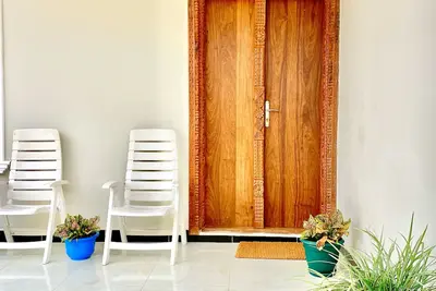 Image de Forget your worries in this spacious and serene space.