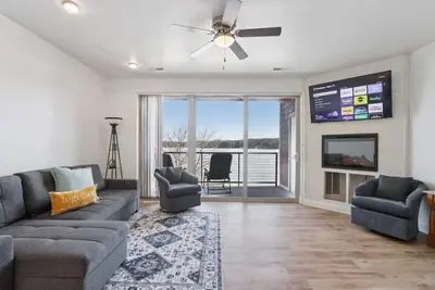 Image de Jane`s View of the Beach, a waterfront condo