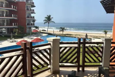 Image de 3 Bedrooms 3 Bathrooms with  Ocean Views