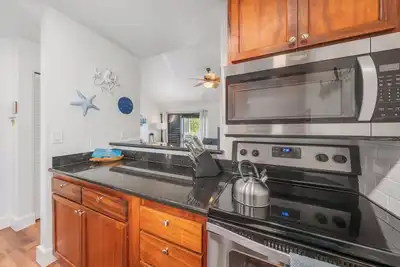 Image de Sleeps 12! Ocean Views! 4 Bd/4ba! 2 Renovated Condos!