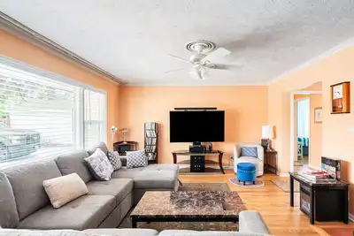 Image de Entire inside & out Updated Home Spokane