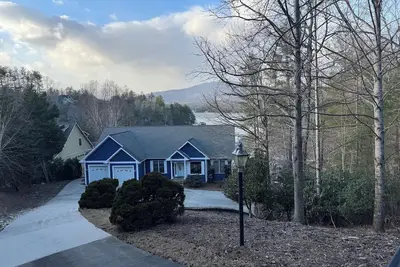 Image de Waters Edge-Peaceful Lakefront Retreat