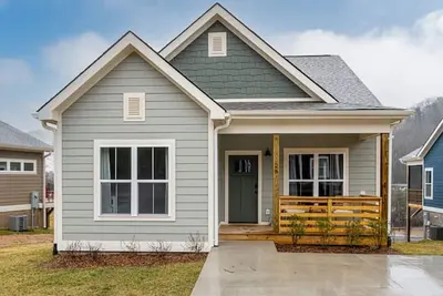 Image de Land of the Pines | Single-Level Blue Ridge Retreat Near Asheville + Biltmore