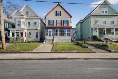 Image de Cozy&Spacious 7Br home in Malden + free Parking