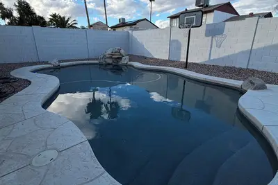 Image de 4b/2b - Glendale Good Vibes - pool/grill/fire pit/work space/Biz Wifi