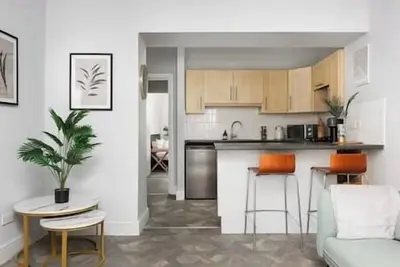 Image de New! Lovely 1br Flat w/ Patio in Herne Hill