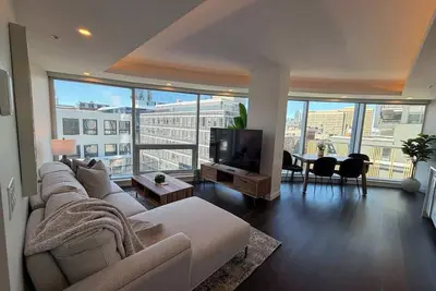 Downtown waterfront 2 Br/2 Bath with 6 appliances