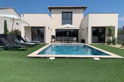 Image de Villa Mti Ventoux\nAu calme, proche nature/idéale entre amis ou en famille!