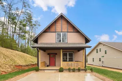 Image de King of the Hill | Green-Built Ridge-Top Retreat Near Asheville with Hot Tub + Mountain Views