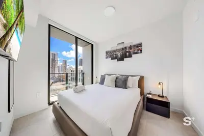 Image de 501 First #1903 | Luxury 1br + Den & Rooftop Pool