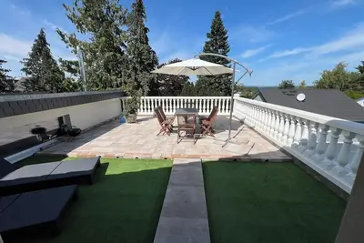 Image de Merzhausen Castle in the Taunus region near Frankfurt am Main - west wing