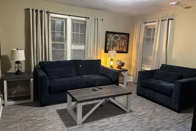 Image de Inn On Holgate Ave, Suite Ii Upstairs Apt\nSleeps 4, 1-King /2 Twin, Kitch & more