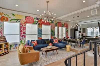 Image de Unique Montrose Getaway | Pool Table + Roof