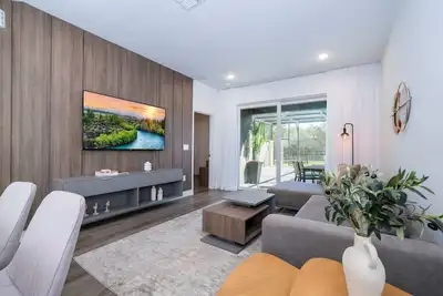 Image de Disney! Luxury Townhouse with Private Pool & Themed Bedrooms. Book Now! #Dp70