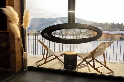 Image de Penthouse Suite private & exklusive, where design meets mountain view