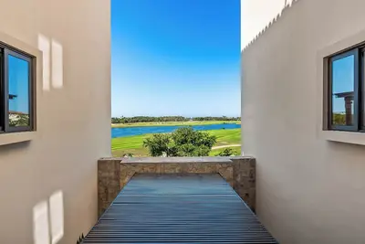 Image de New Luxury Unit at El Encanto Ocean View Retreat, Private Pool, Golf Cart.