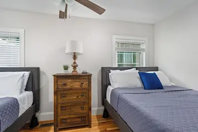 Image de Avenue Quads -Big Groups/King Bed/Parking/Unit 3&4