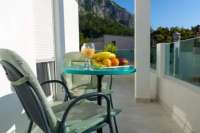 Image de Villa Goldfield - Comfort One Bedroom Apartment with Sea View and Balcony