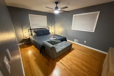 Image de Modern Vintage w/ Pool Table - 4br/6bd Sleeps 12