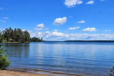Image de Lakefront Cabin #11 on Big Basswood Lake with Stunning Lake Views