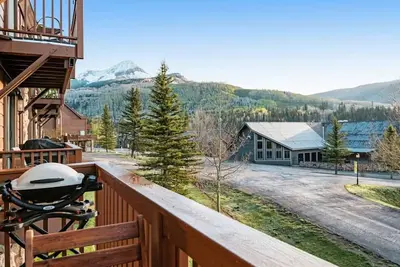 Image de Mountain Condo w/ Views, Balconies and Fireplace
