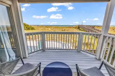 Image de Oceanfront w/ Private Balcony Views