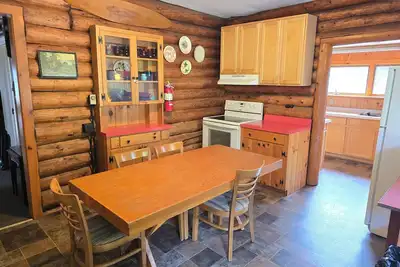 Image de Lake Superior Retreat - Classic Log Cabin on the Water!