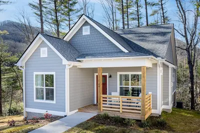 Image de Modern Westside Retreat | 5 Min to Blue Ridge Parkway | 15 Min to Biltmore & Downtown Asheville