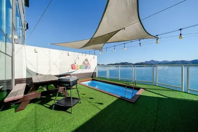 Image de Geoje Rainbow Kids Pool Villa