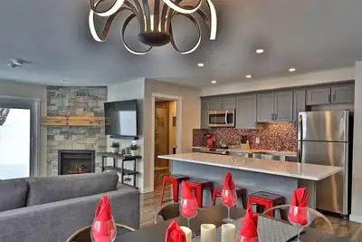 Image de Welcome to Powder Hound - Mountain Modern Retreat