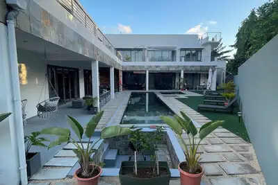 Image de Luxury 3 Bedroom apartment for families and groups