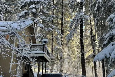 Image de Cozy pines cabin - relax, unwind, explore