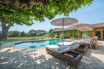 Image de Ramatuelle - Au Coeur Des Vignes - 6 Chambres - Piscine - Aire De Jeux