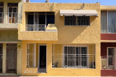 Image de House for 13 people in downtown Mazatlán, 1 block from the Malecón