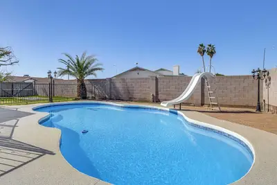 Image de Snowbird Haven w/ Hot Tub! 3 Mi to Dtwn Chandler