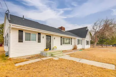 Image de Cozy Mtn-View Retreat w/ Yard: Near Hiking & Golf!