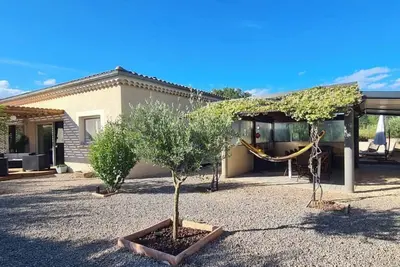 Image de Villa calme et paisible au centre de tout ce que propose la région
