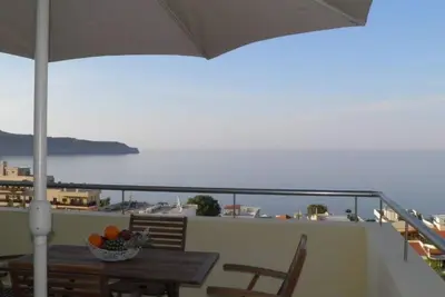 Image de Geräumiges Apartment mit traumhaftem Blick vom Balkon by Interhome
