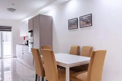 Image de FLNo6 | Seaside 2br Apt w/ Balconies – X Gżira