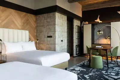 Image de Exquisite Room Tailored for Families – Great Central Location