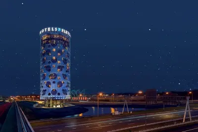 Image de 2 Units | Prime Location in the City, Nature Escape & Vibrant Attractions